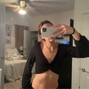 Shein black twist long sleeve knit cropped shirt